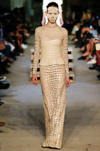Look 45